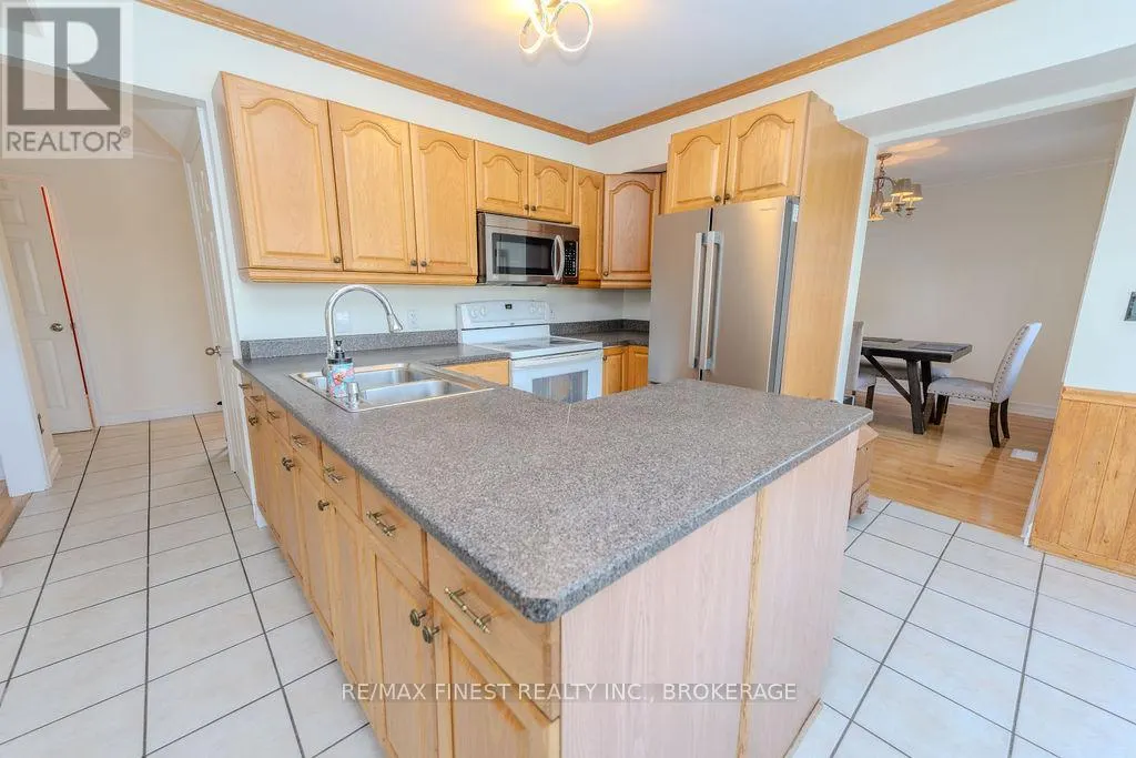 1106 WINTERGREEN CRESCENT