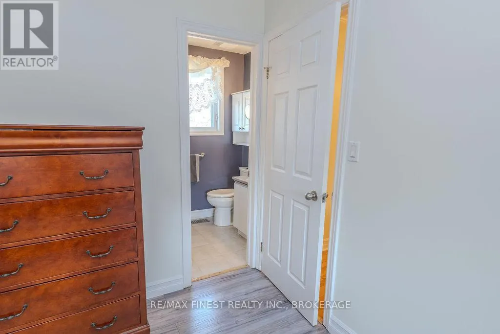 1106 WINTERGREEN CRESCENT