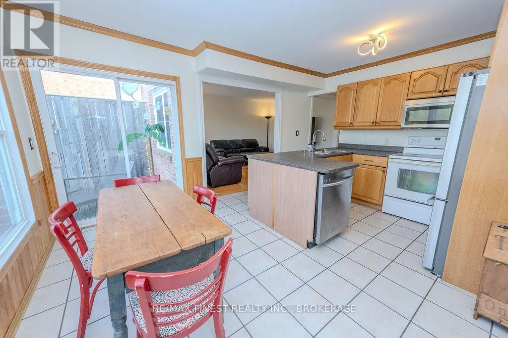 1106 WINTERGREEN CRESCENT