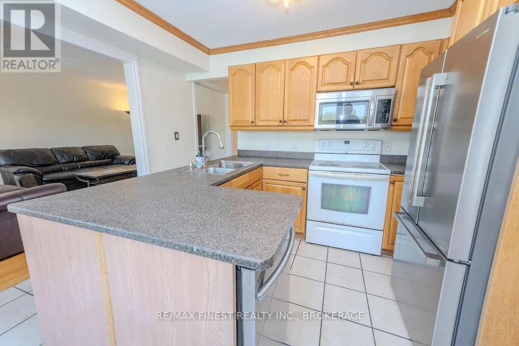 1106 WINTERGREEN CRESCENT