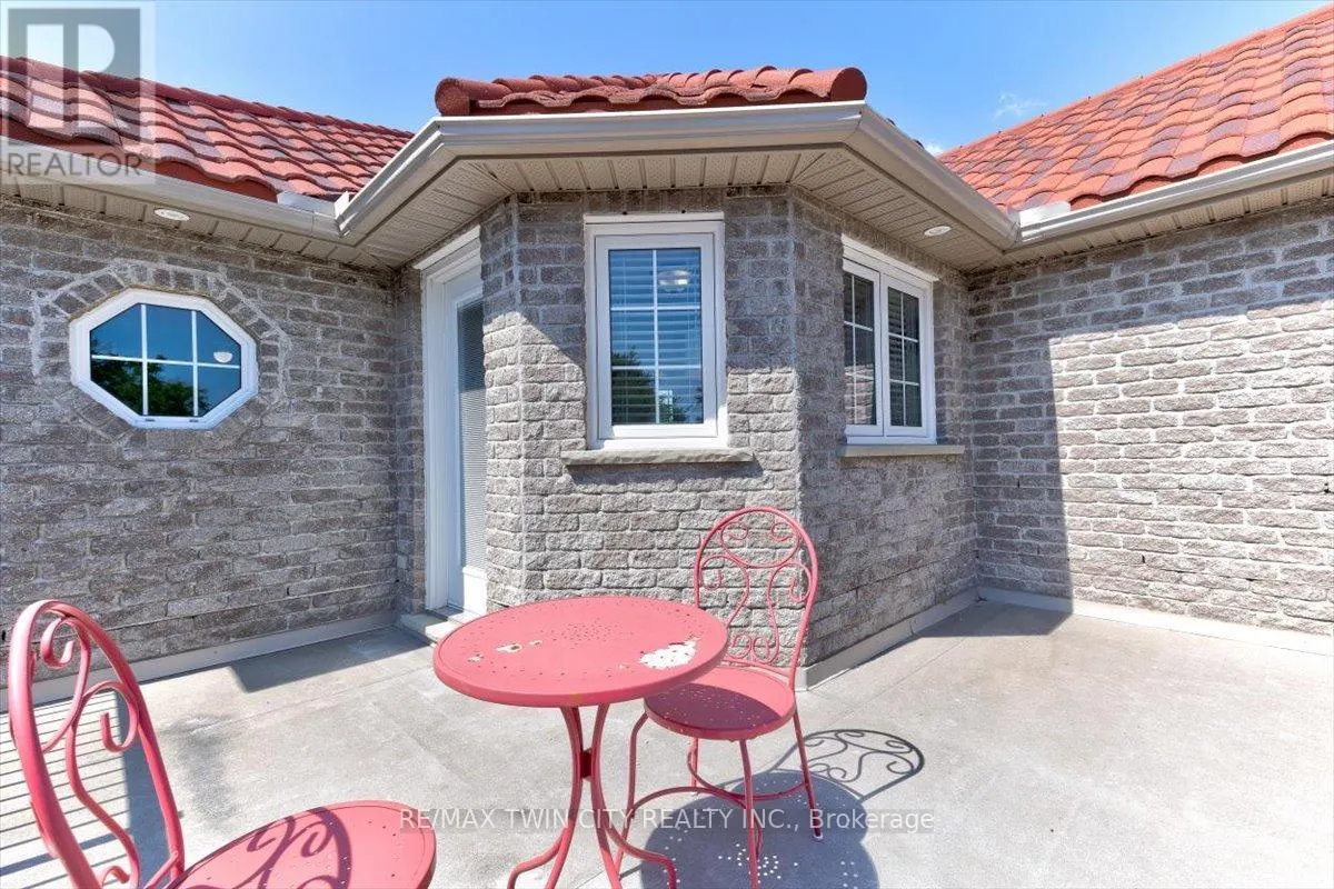 100 HIGH ACRES CRESCENT