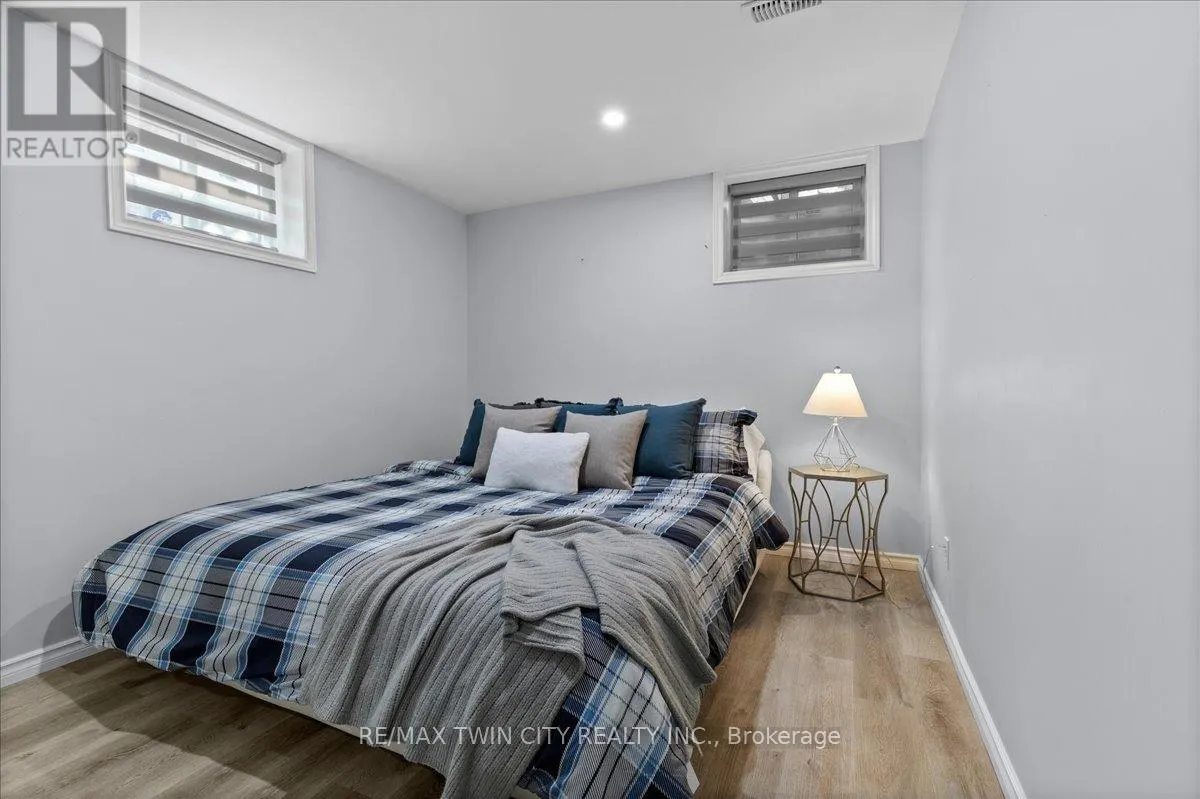 100 HIGH ACRES CRESCENT