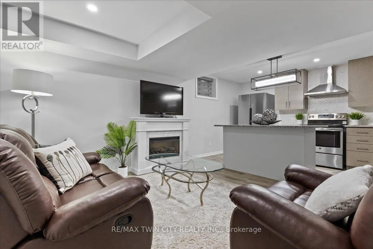 100 HIGH ACRES CRESCENT