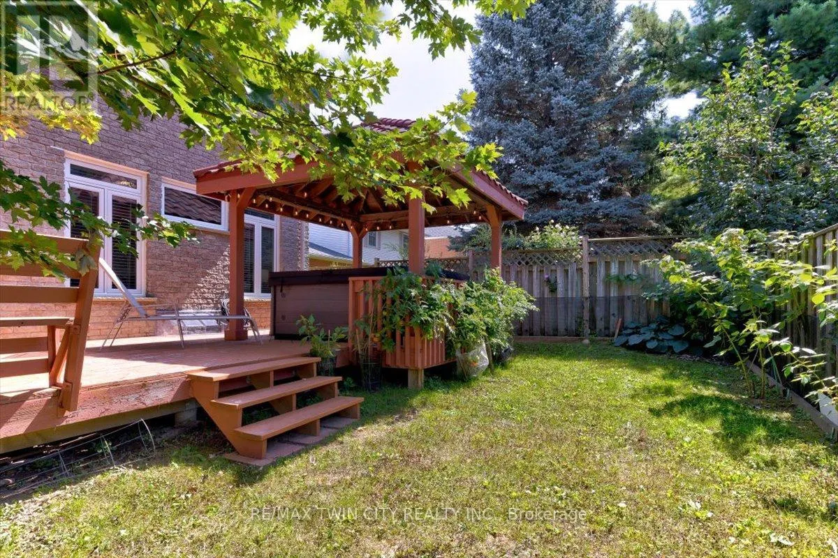 100 HIGH ACRES CRESCENT