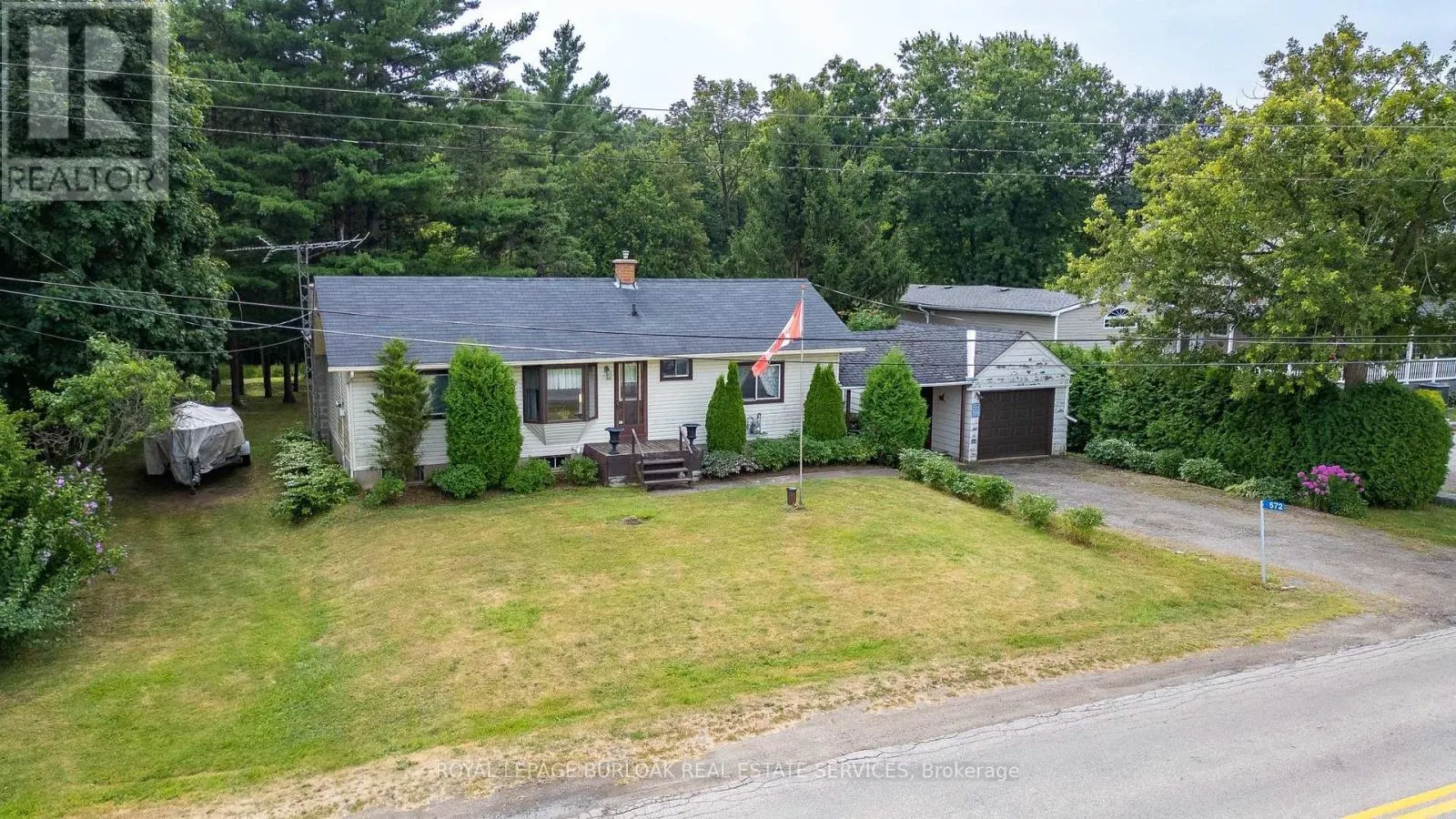 572 PARKSIDE DRIVE