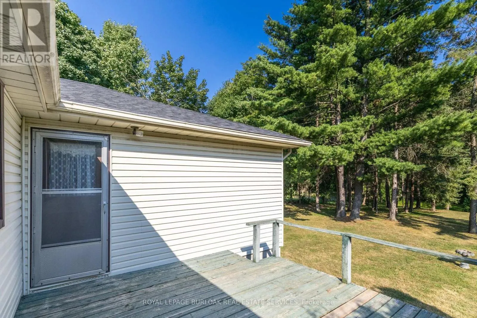 572 PARKSIDE DRIVE
