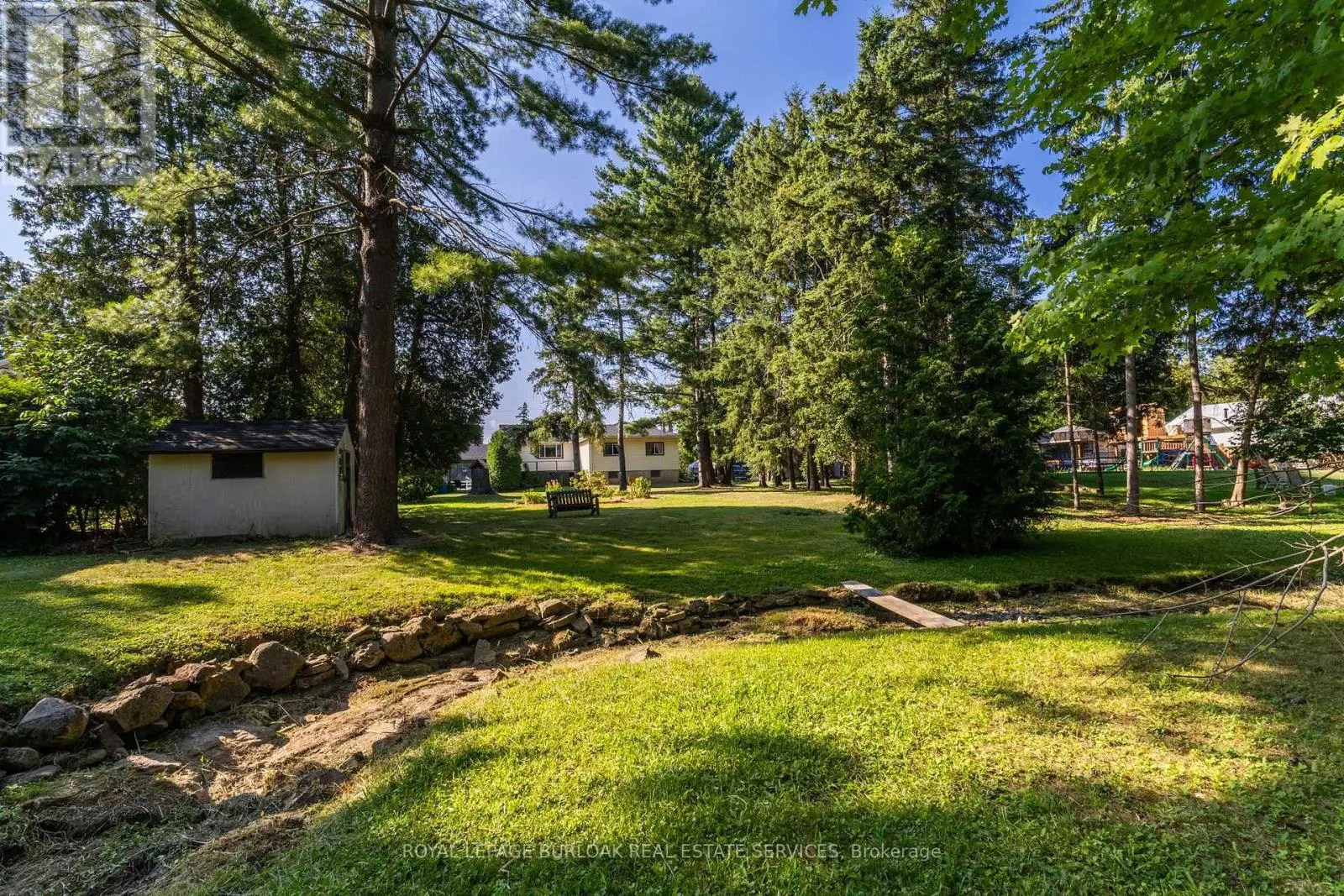 572 PARKSIDE DRIVE