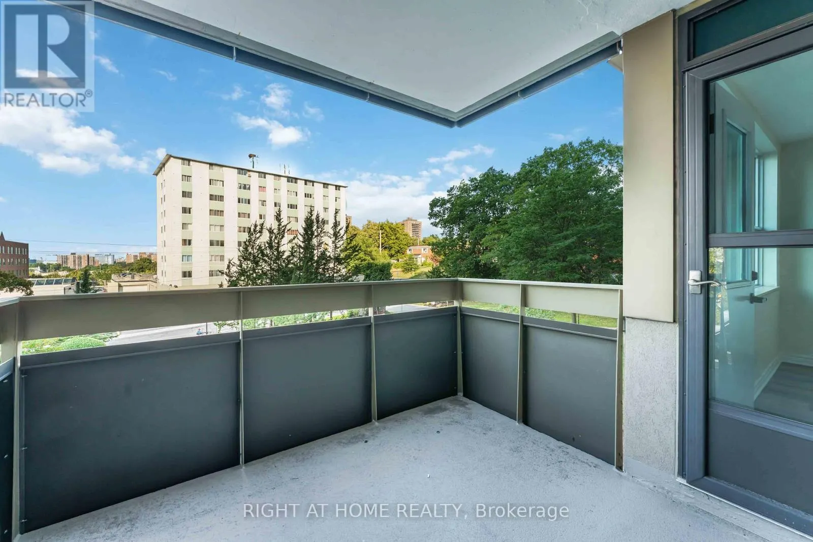 302 - 555 BRITTANY DRIVE