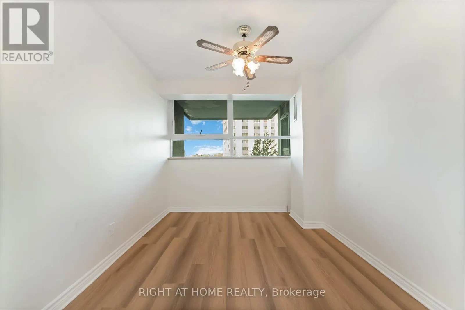 302 - 555 BRITTANY DRIVE