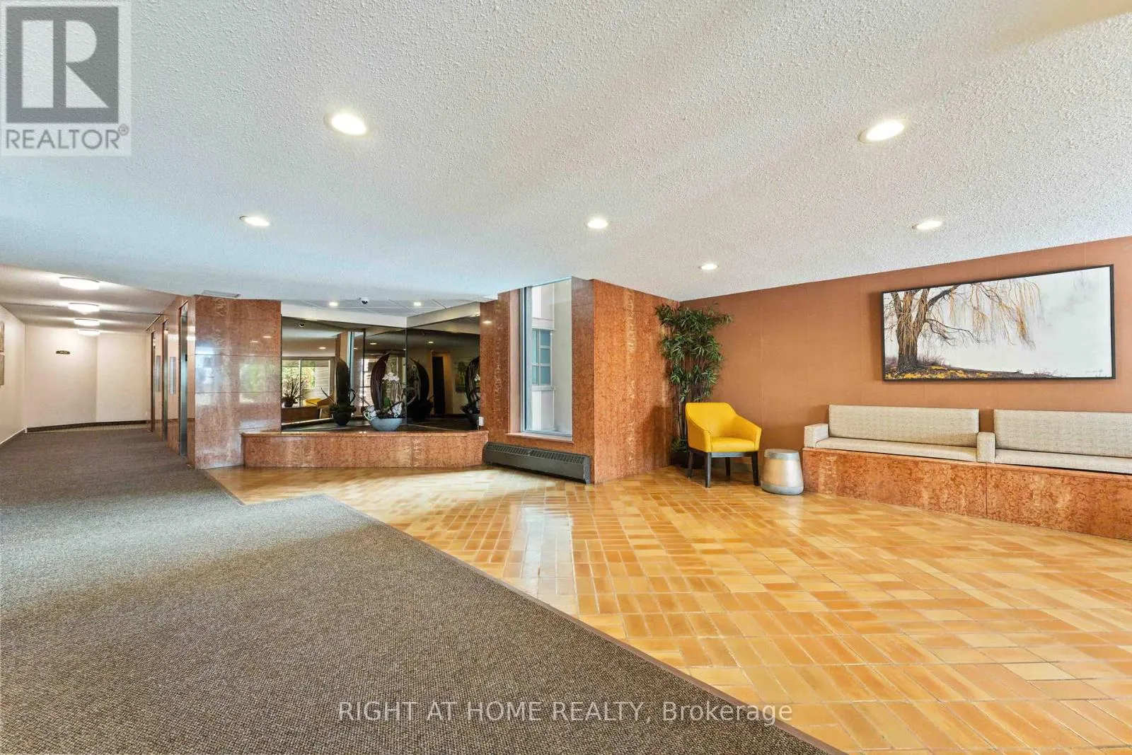 302 - 555 BRITTANY DRIVE