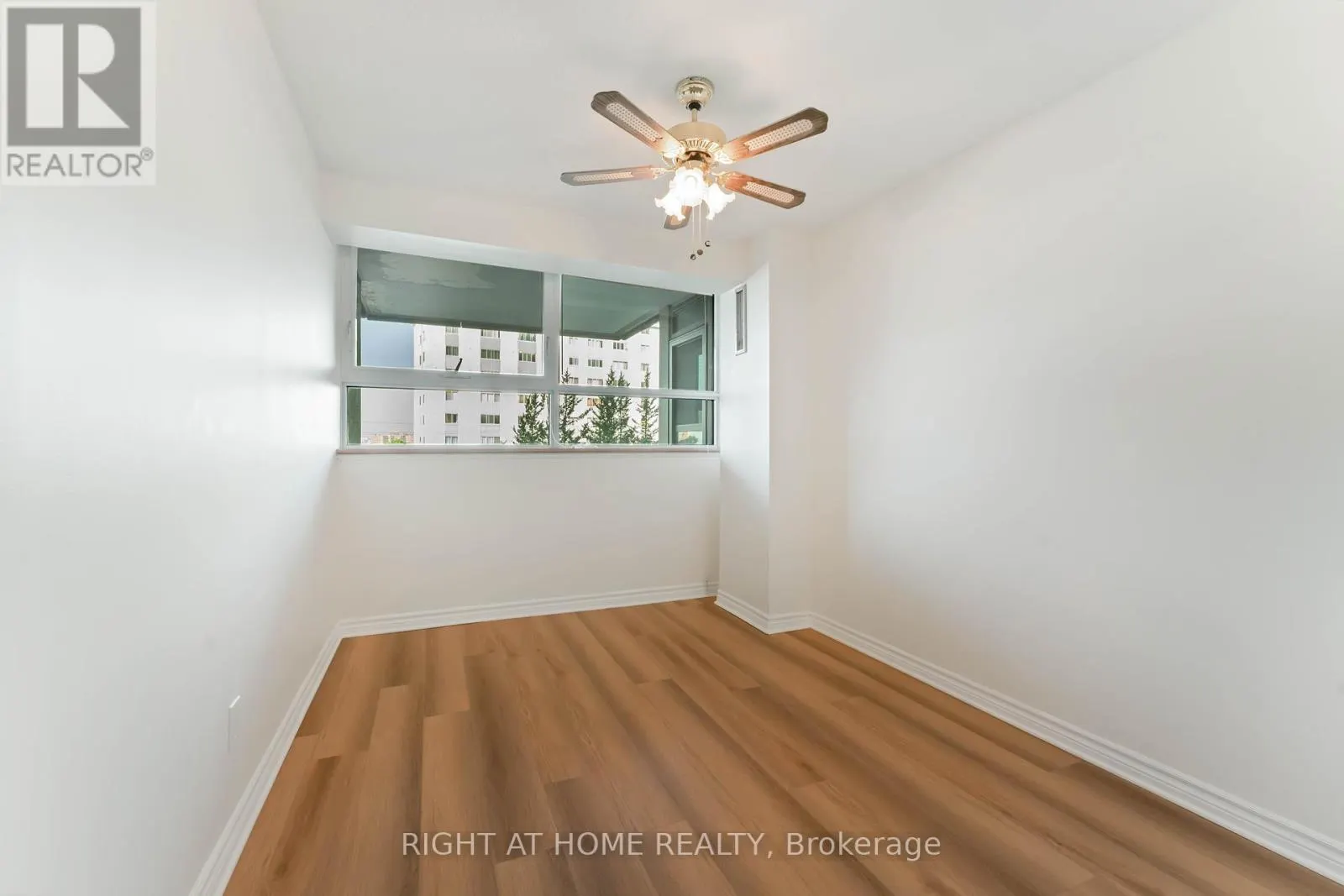 302 - 555 BRITTANY DRIVE