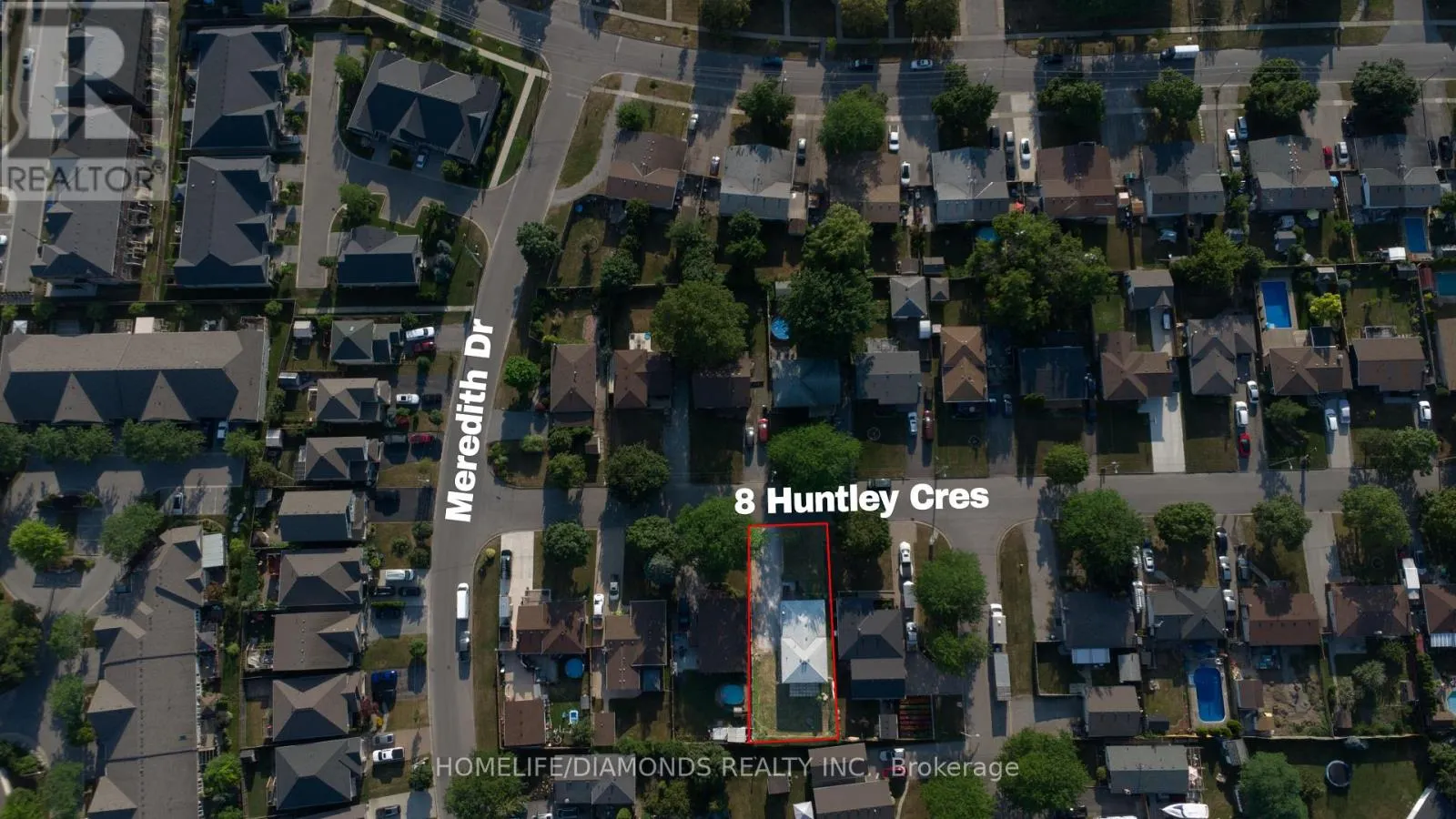 8 HUNTLEY CRESCENT