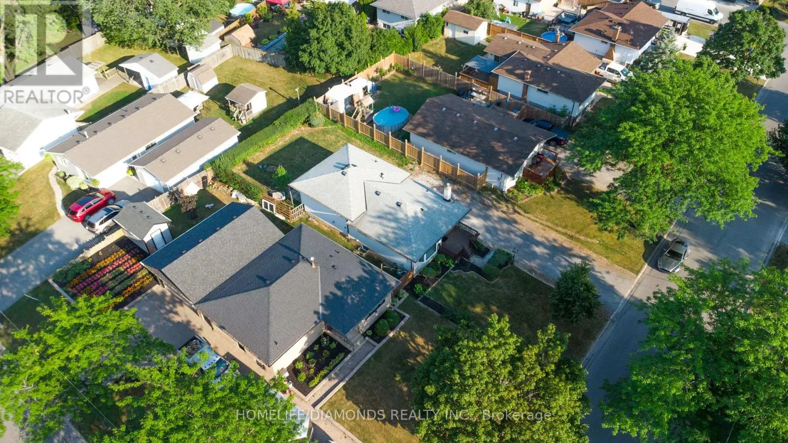 8 HUNTLEY CRESCENT