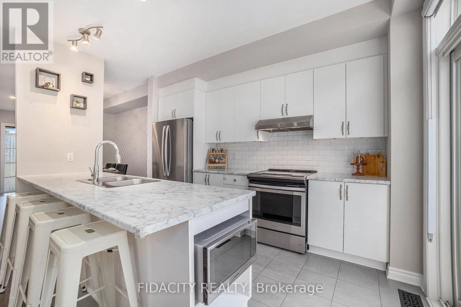 241 BANDELIER WAY