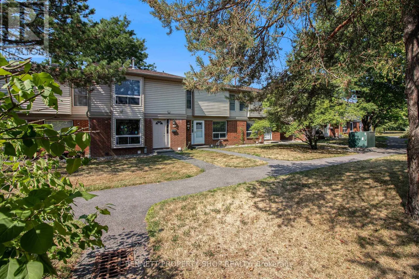 15 - 840 CAHILL DRIVE W