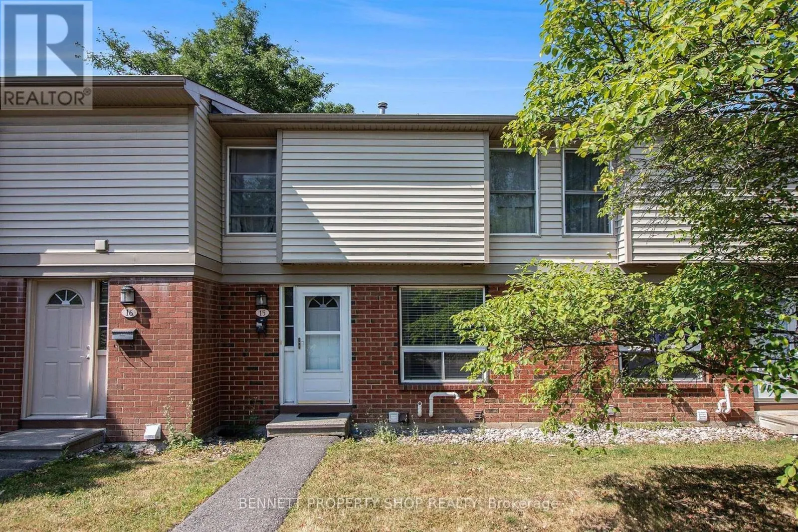 15 - 840 CAHILL DRIVE W