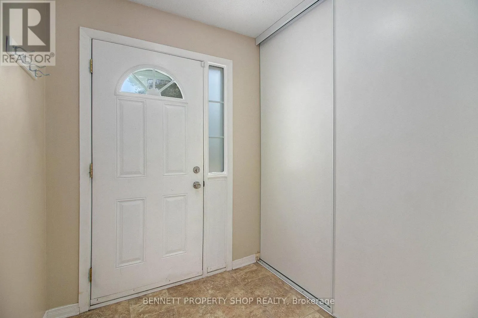 15 - 840 CAHILL DRIVE W