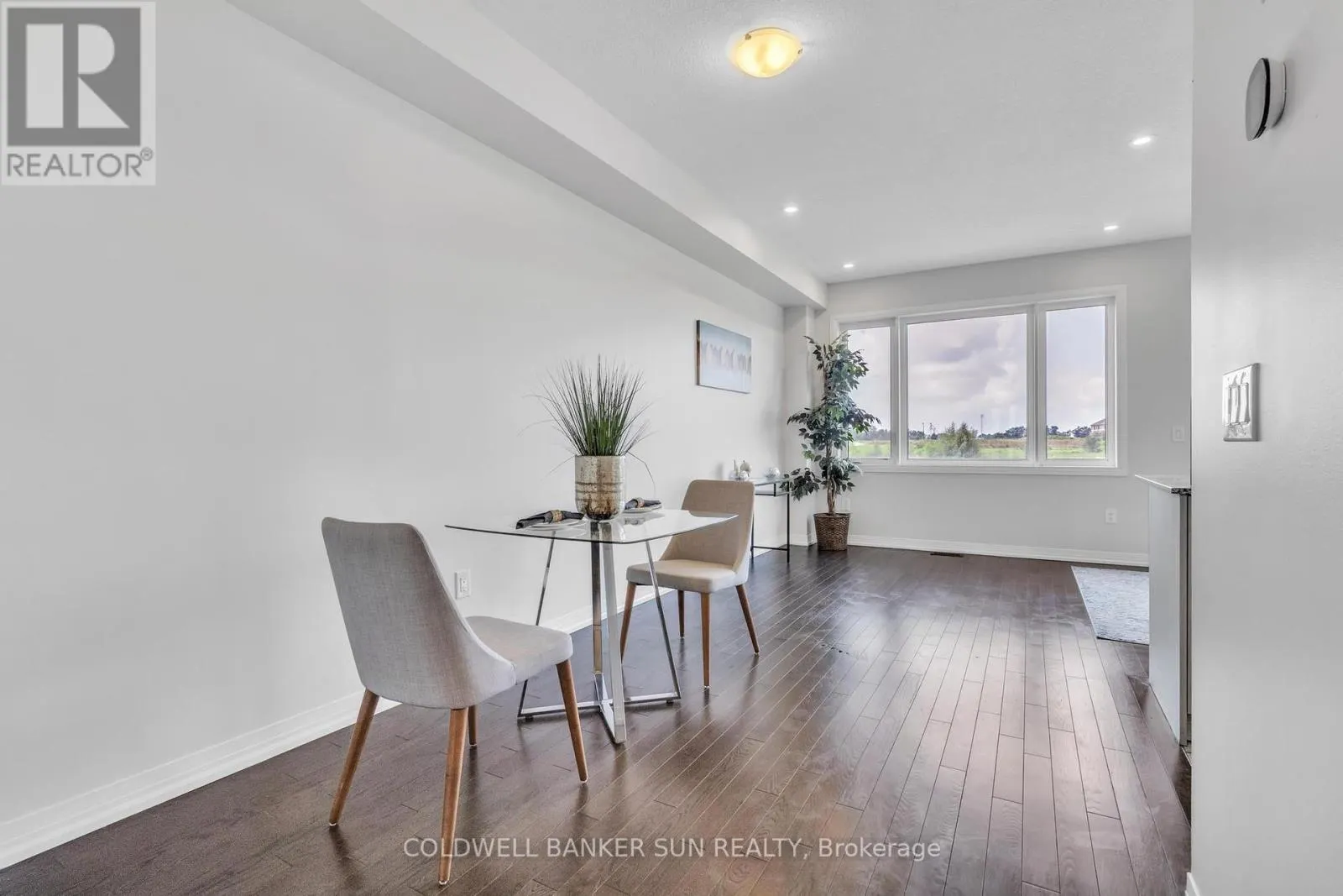 352 BISMARK DRIVE