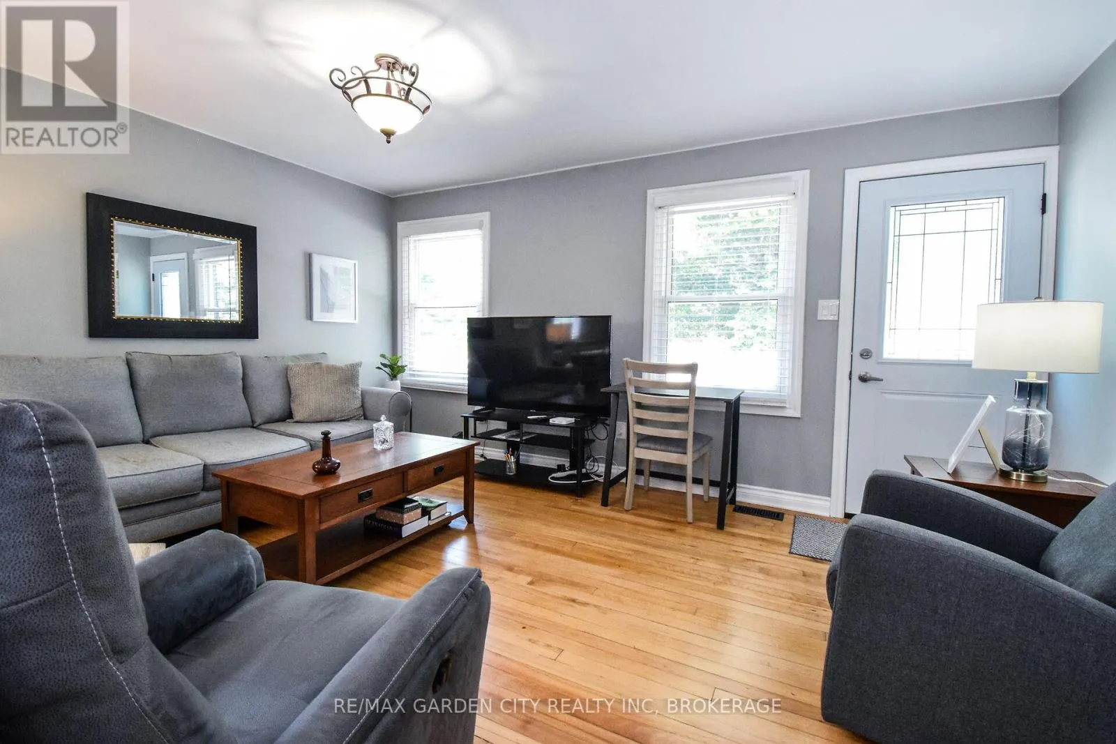 105 MCARTHUR AVENUE