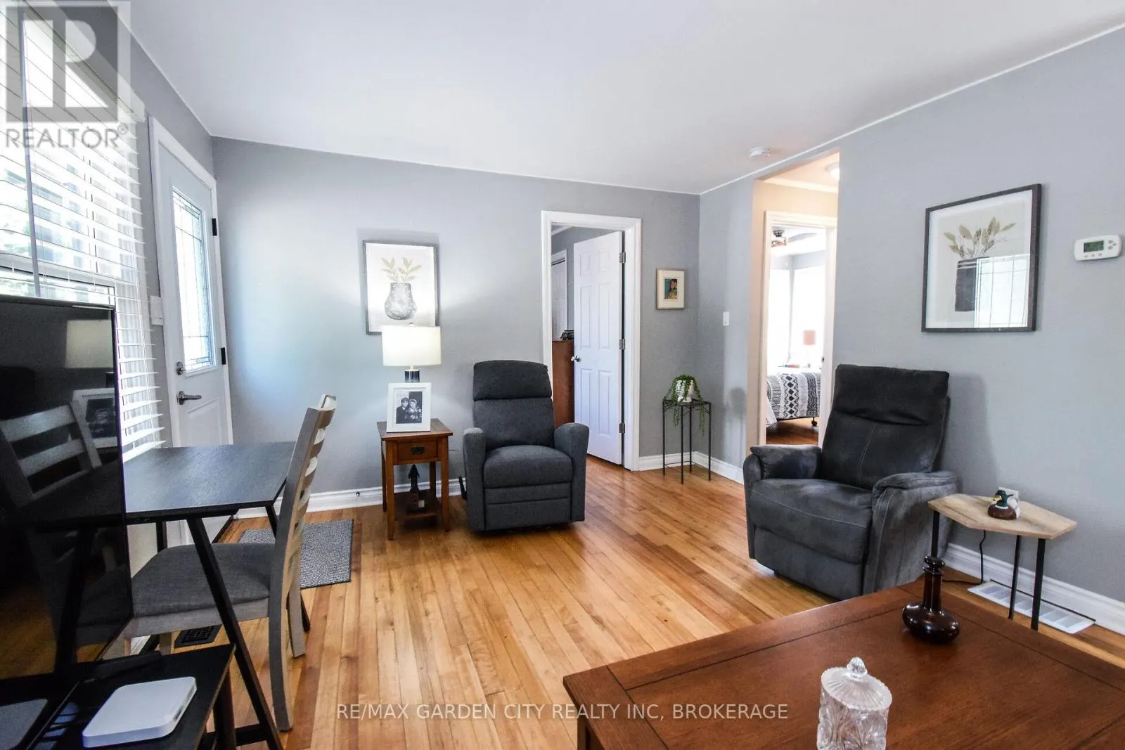 105 MCARTHUR AVENUE