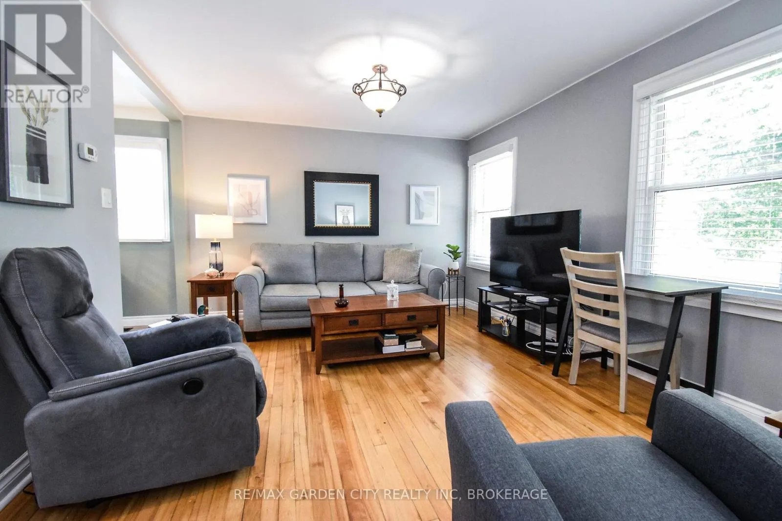 105 MCARTHUR AVENUE