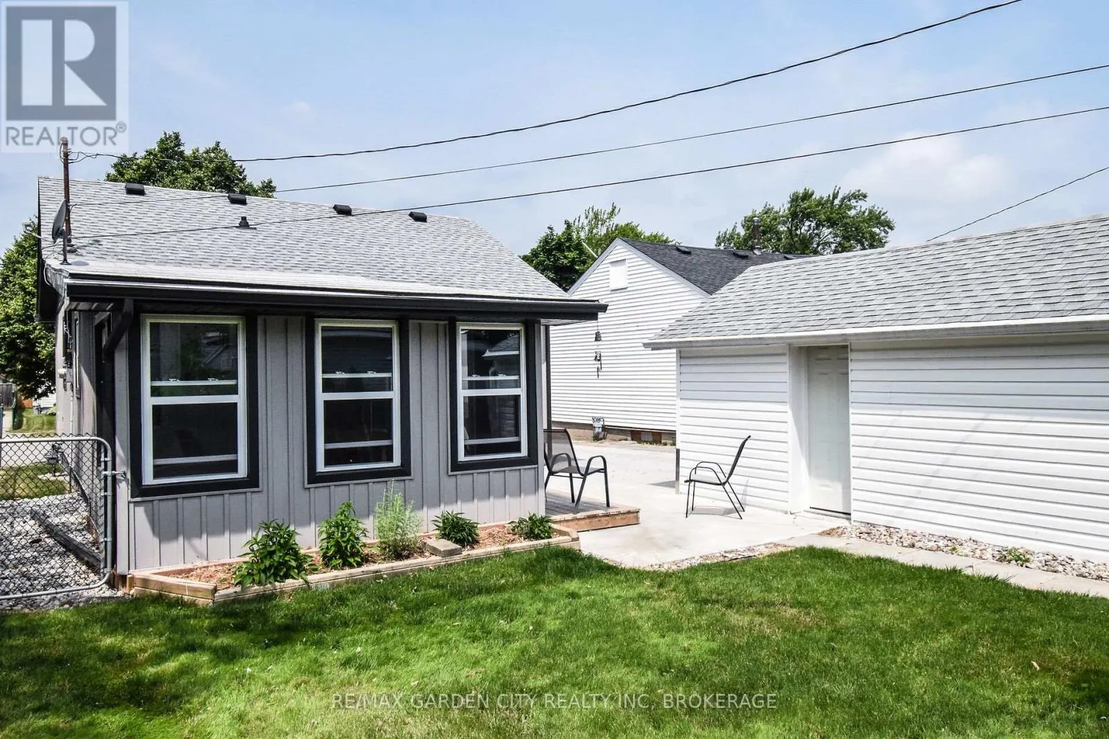 105 MCARTHUR AVENUE
