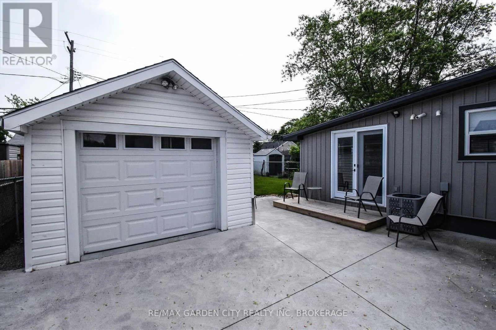 105 MCARTHUR AVENUE
