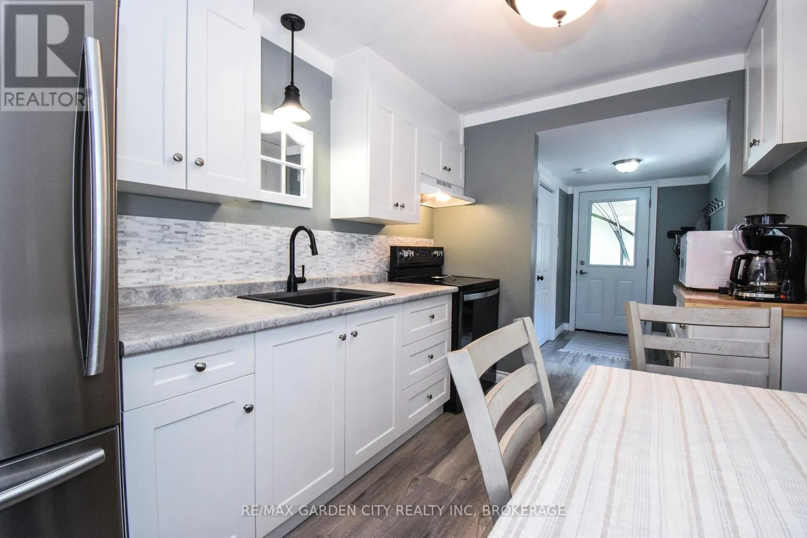 105 MCARTHUR AVENUE