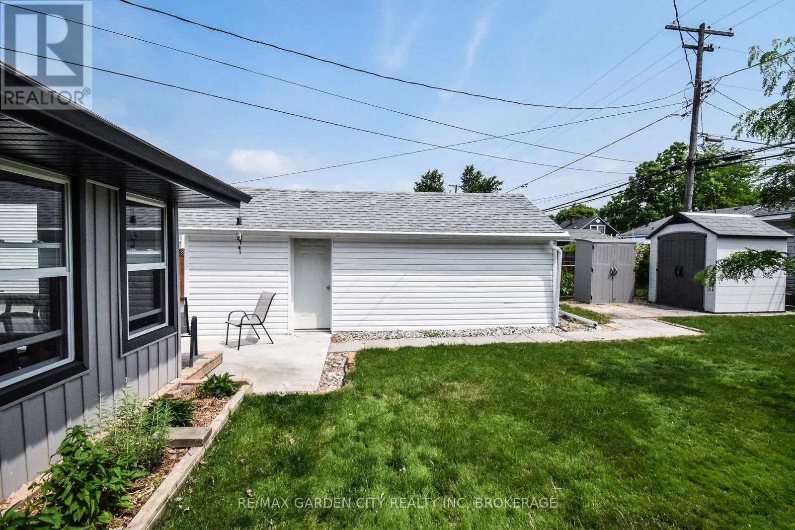 105 MCARTHUR AVENUE