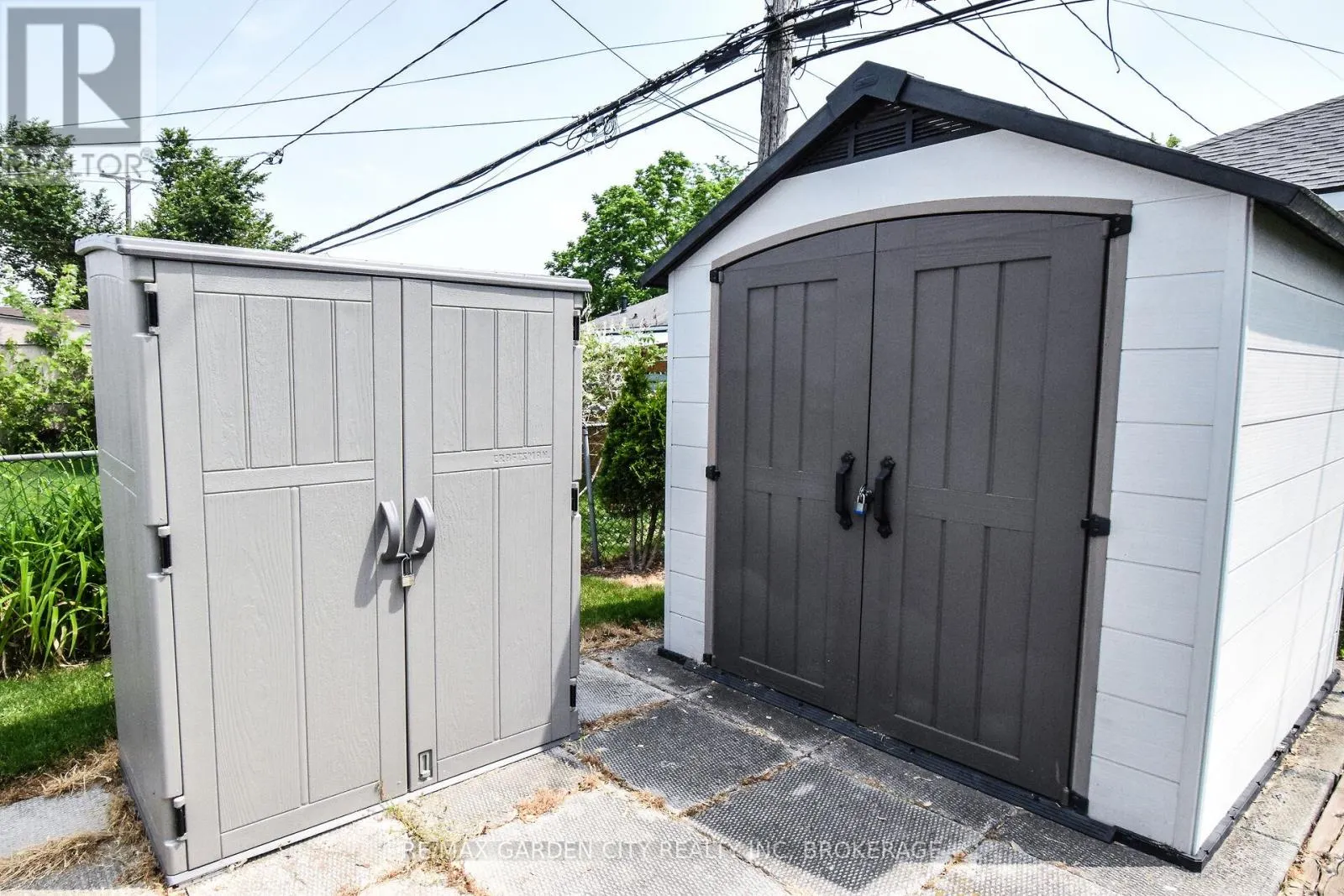 105 MCARTHUR AVENUE