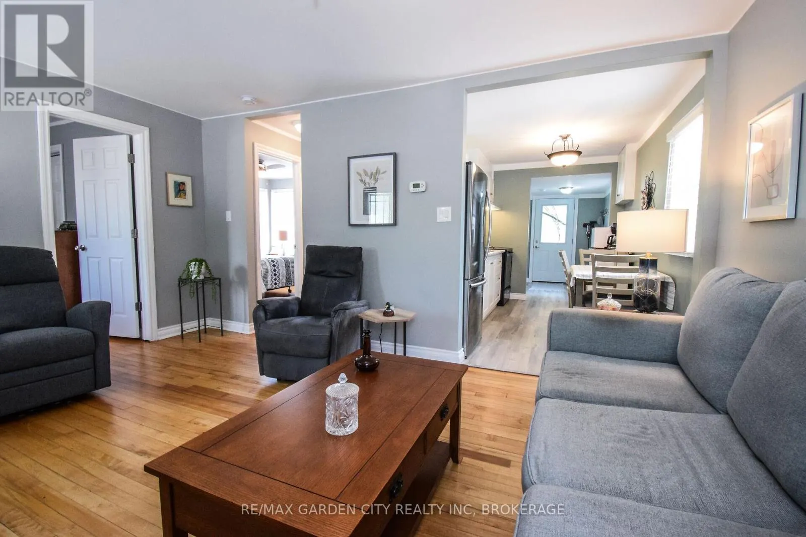 105 MCARTHUR AVENUE