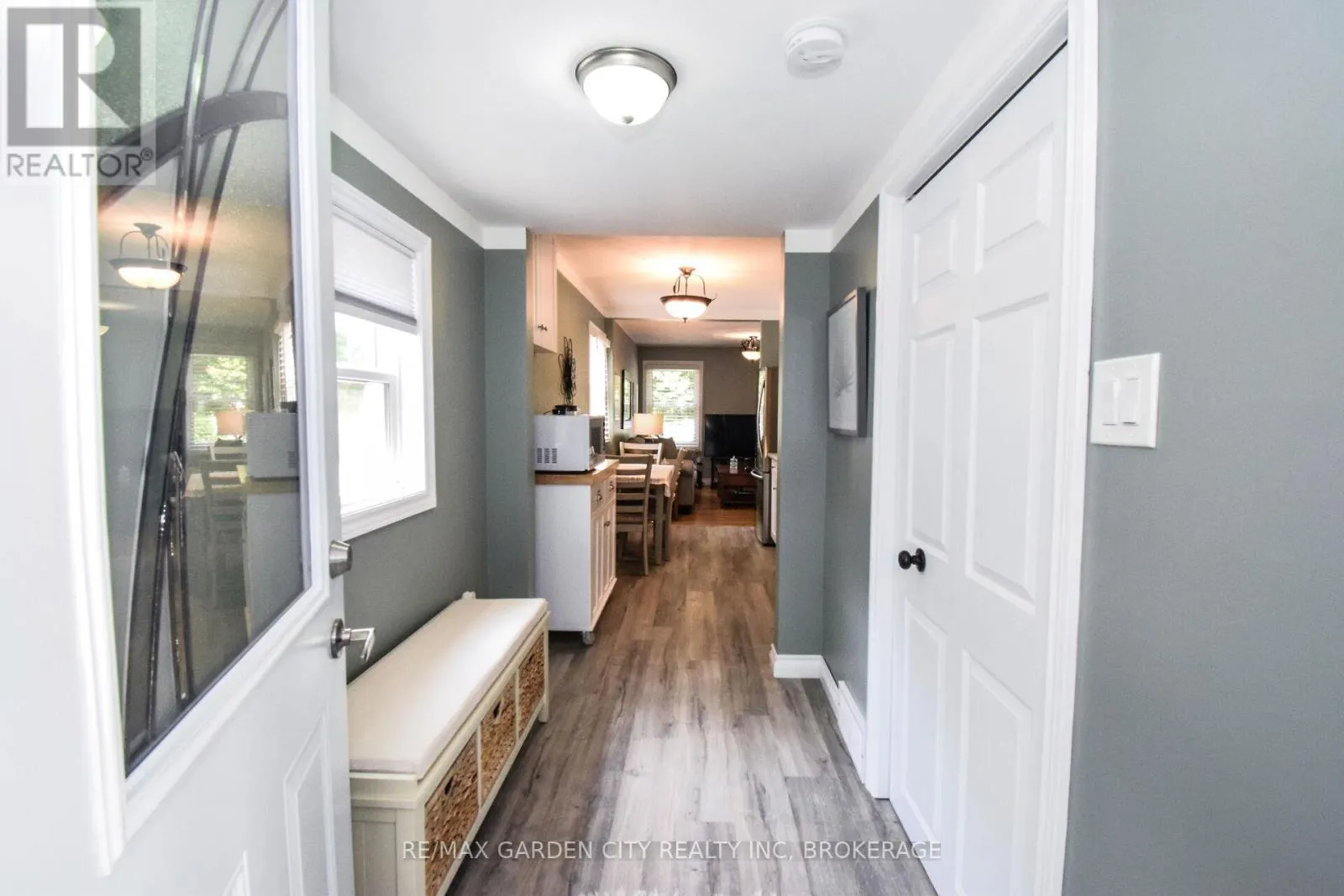 105 MCARTHUR AVENUE