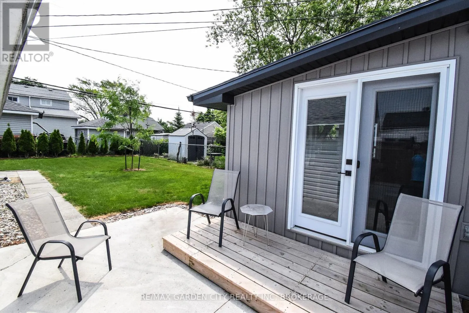105 MCARTHUR AVENUE