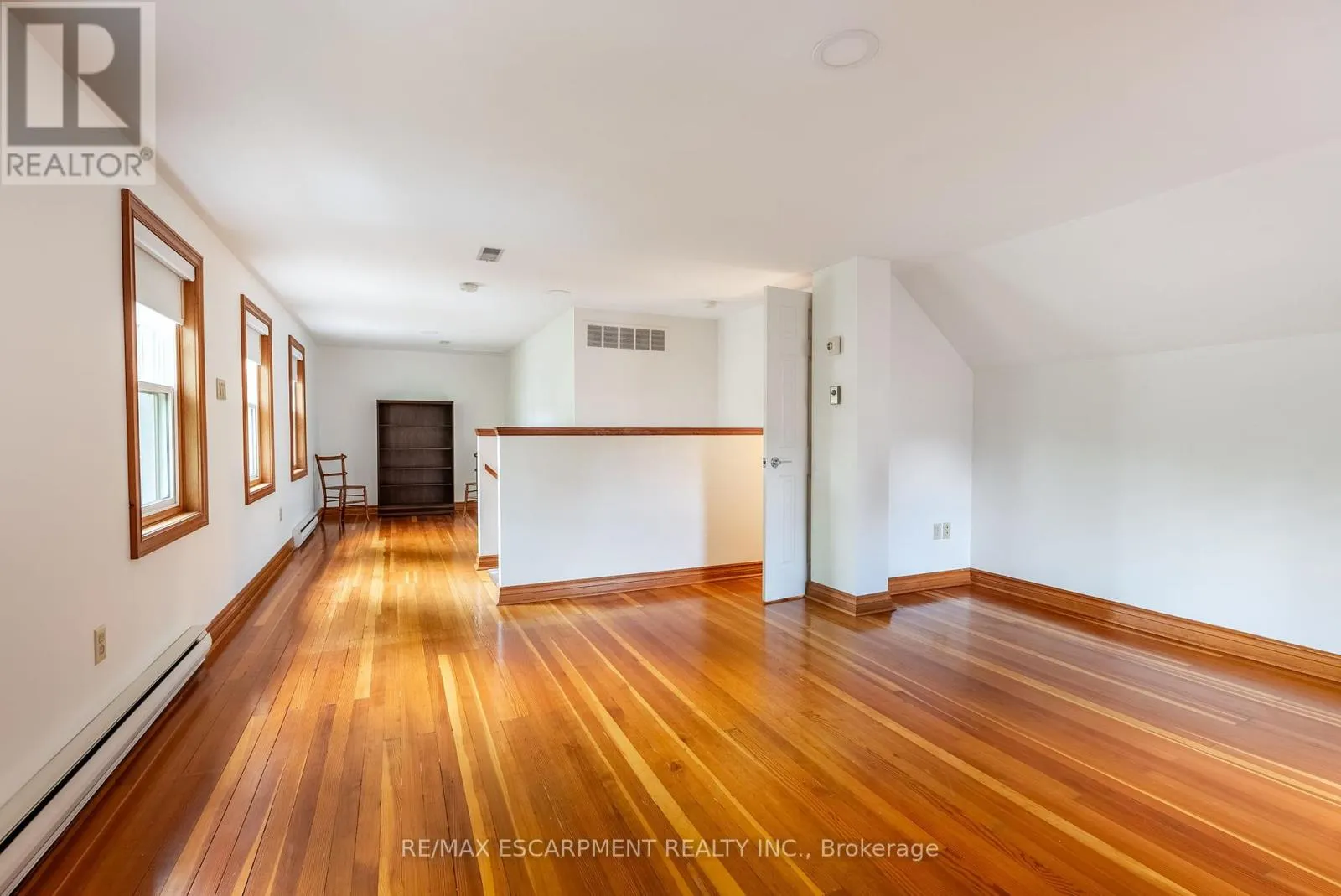 158 DALEWOOD CRESCENT