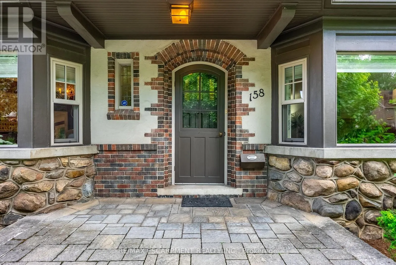 158 DALEWOOD CRESCENT