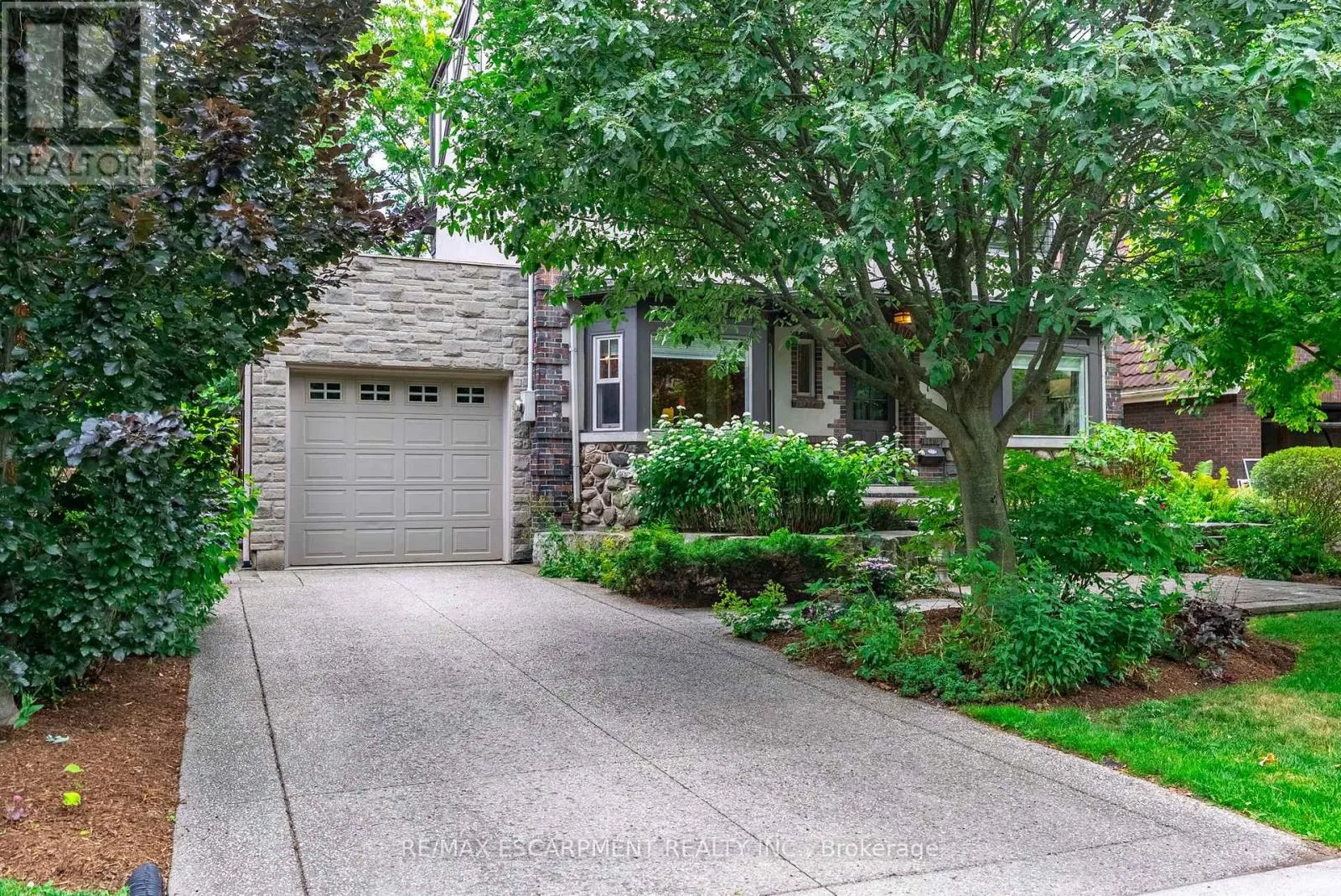 158 DALEWOOD CRESCENT