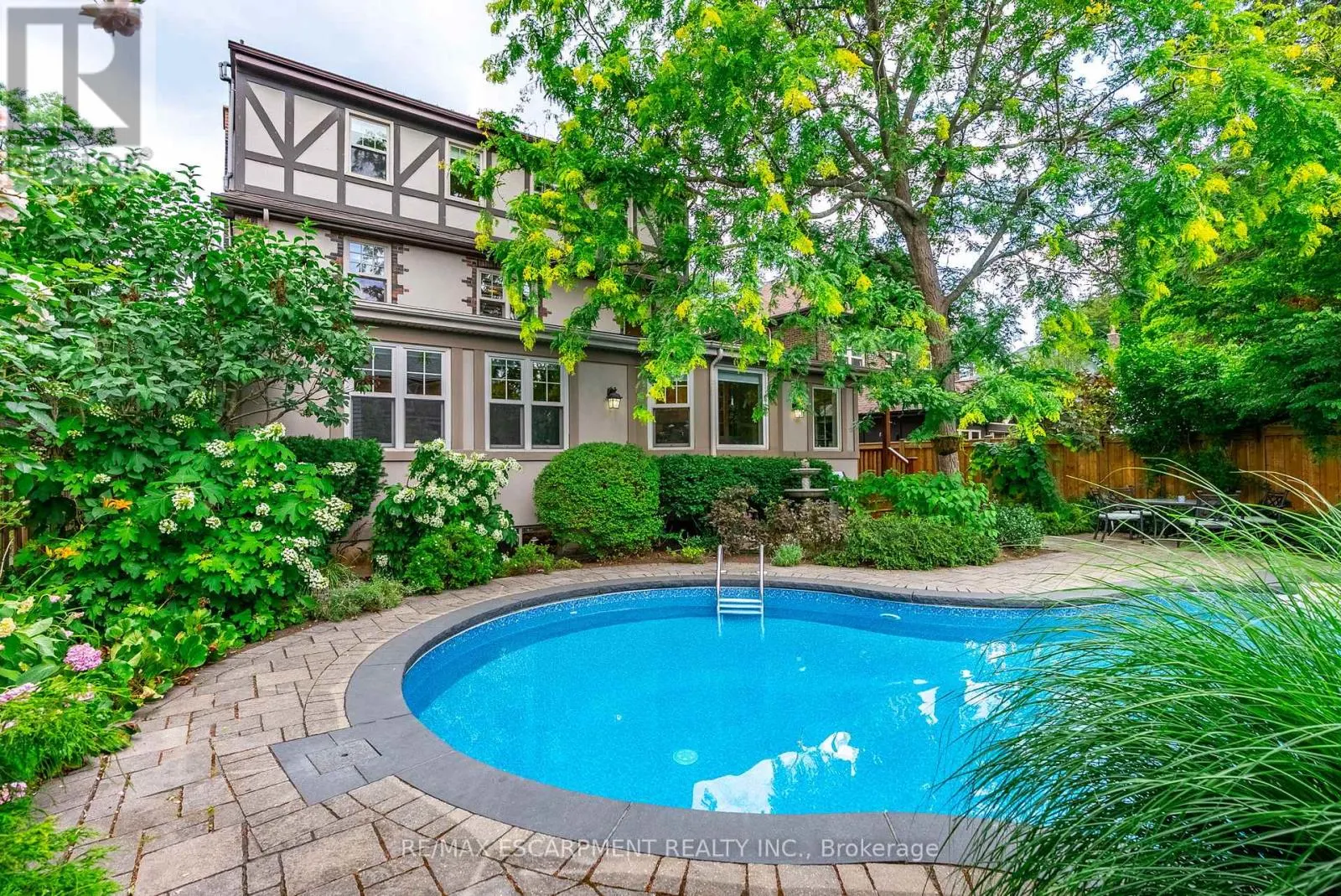 158 DALEWOOD CRESCENT