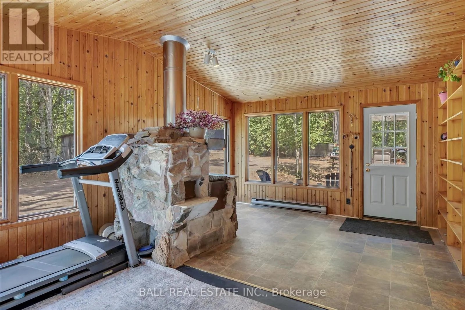 2476 COUNTY RD 46