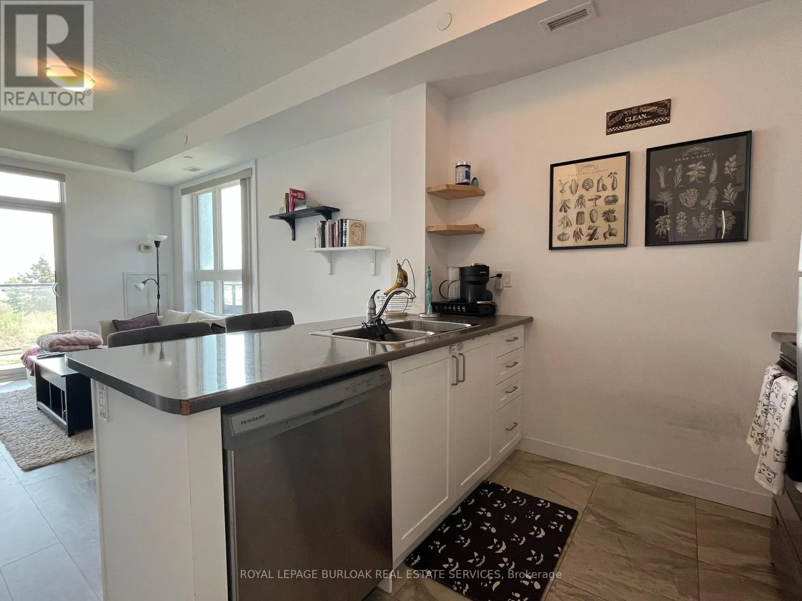 210 - 101 SHOREVIEW PLACE