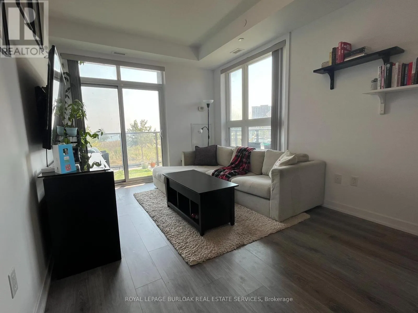 210 - 101 SHOREVIEW PLACE