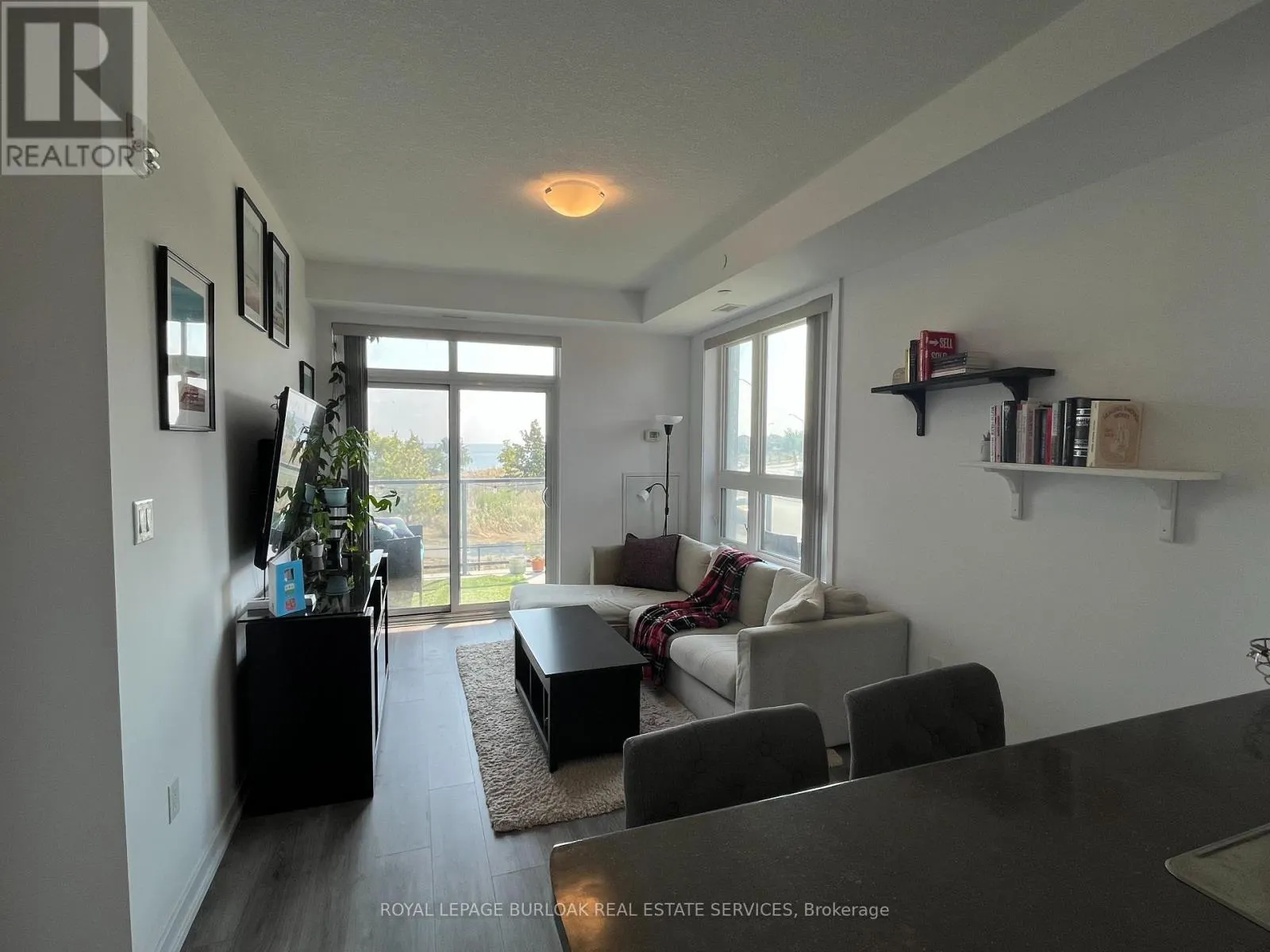 210 - 101 SHOREVIEW PLACE