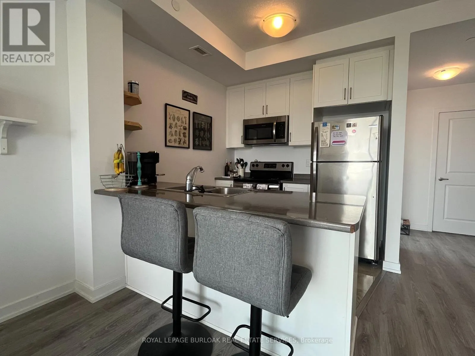 210 - 101 SHOREVIEW PLACE