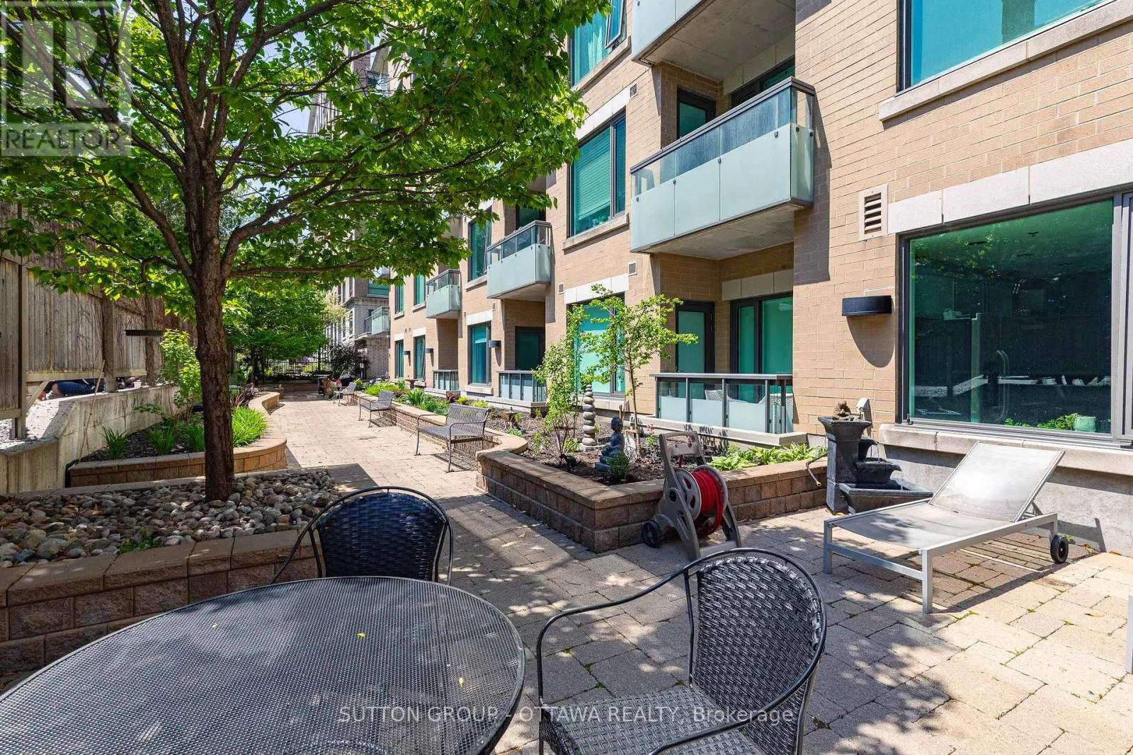 612 - 238 BESSERER STREET