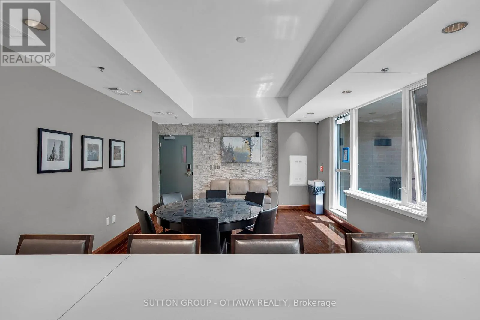 612 - 238 BESSERER STREET