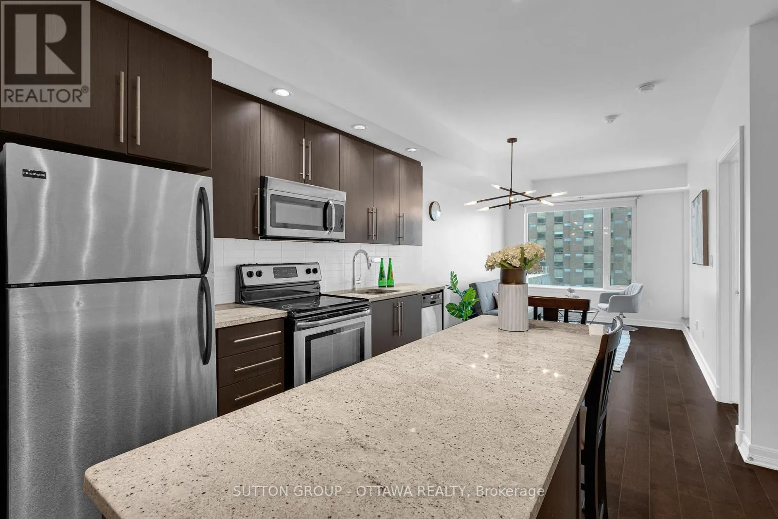 612 - 238 BESSERER STREET
