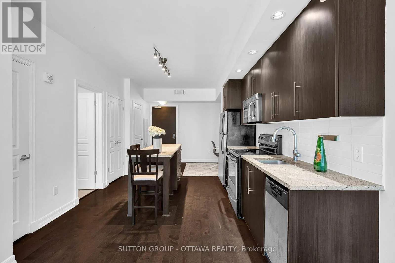 612 - 238 BESSERER STREET