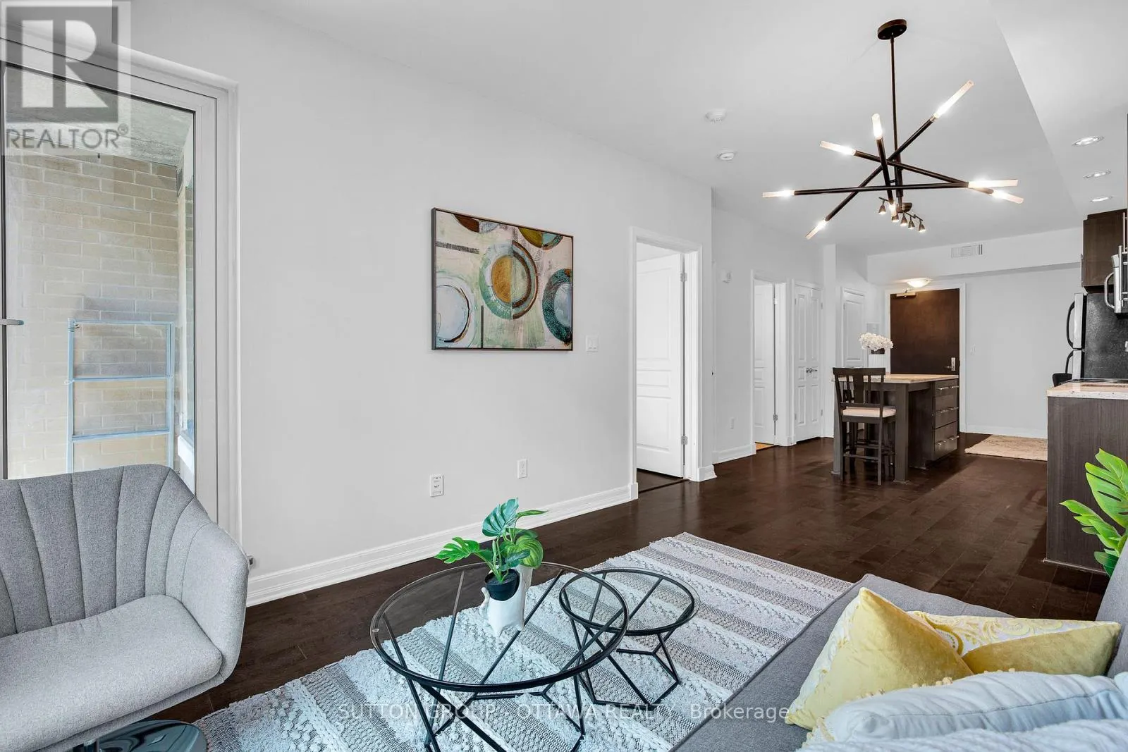 612 - 238 BESSERER STREET