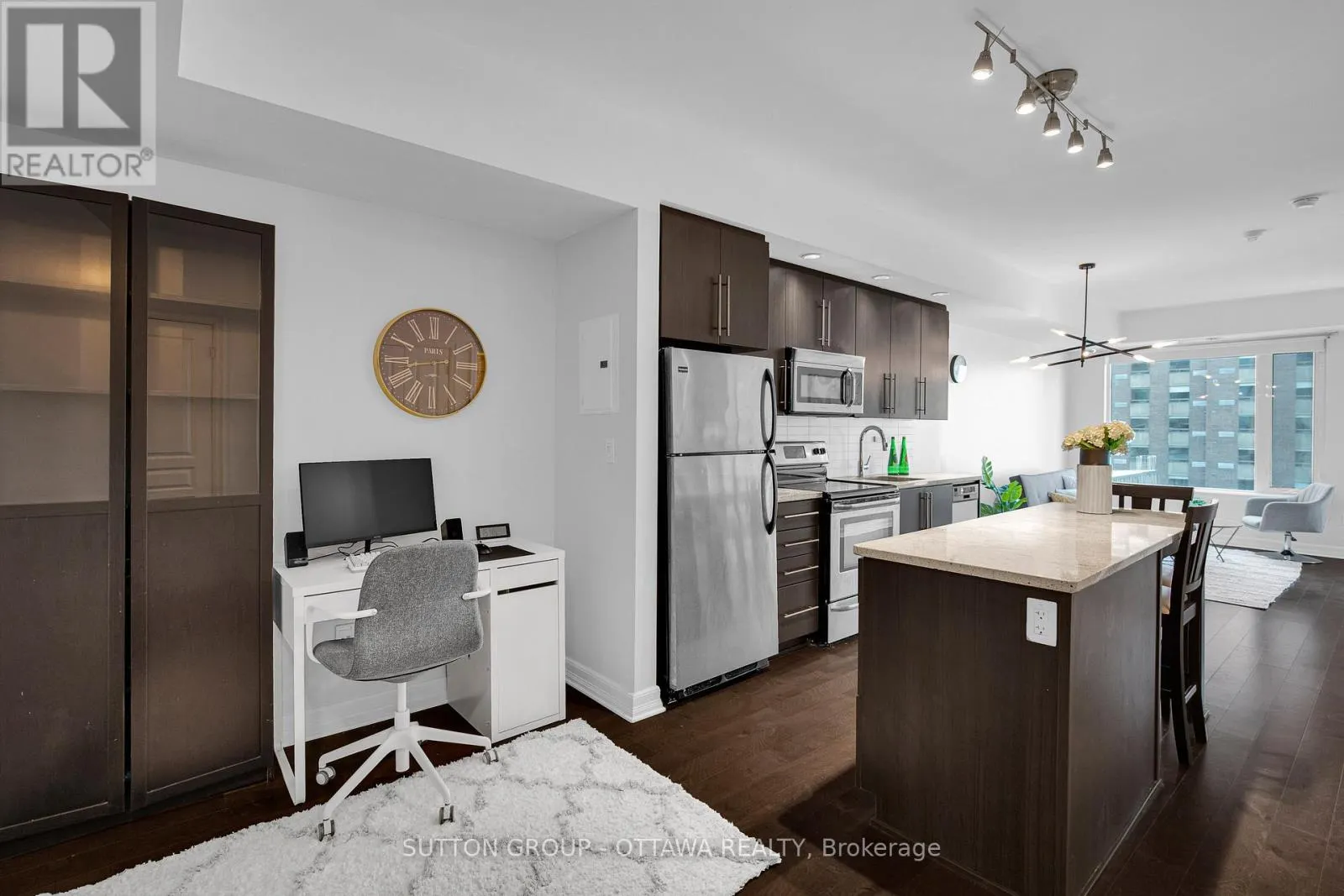612 - 238 BESSERER STREET