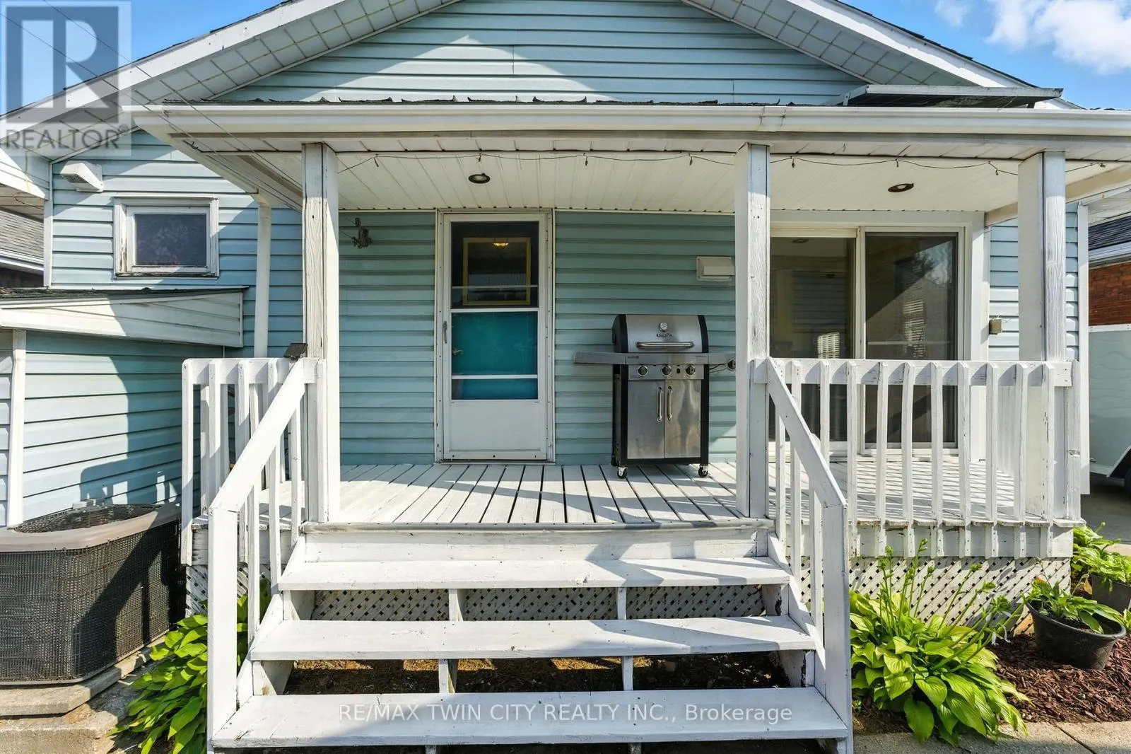 28 BALDWIN AVENUE