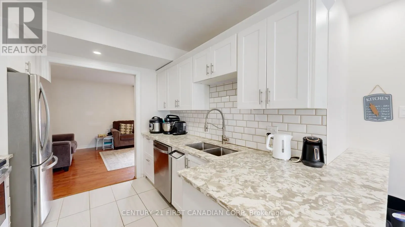6 - 20 KERNOHAN PARKWAY, #6